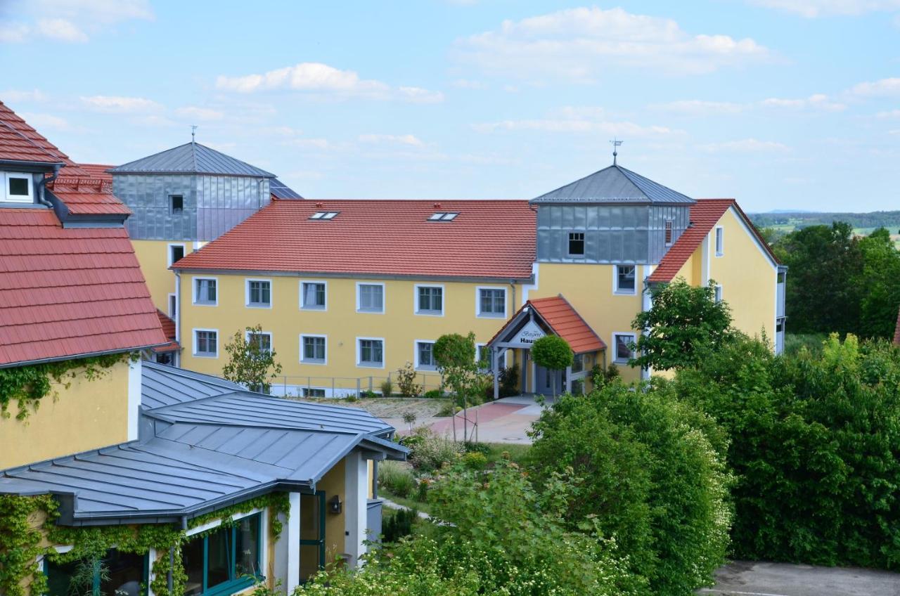 Hotel Bergwirt Herrieden Eksteriør billede