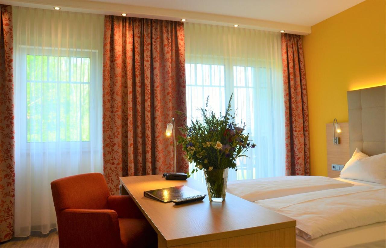 Hotel Bergwirt Herrieden Eksteriør billede