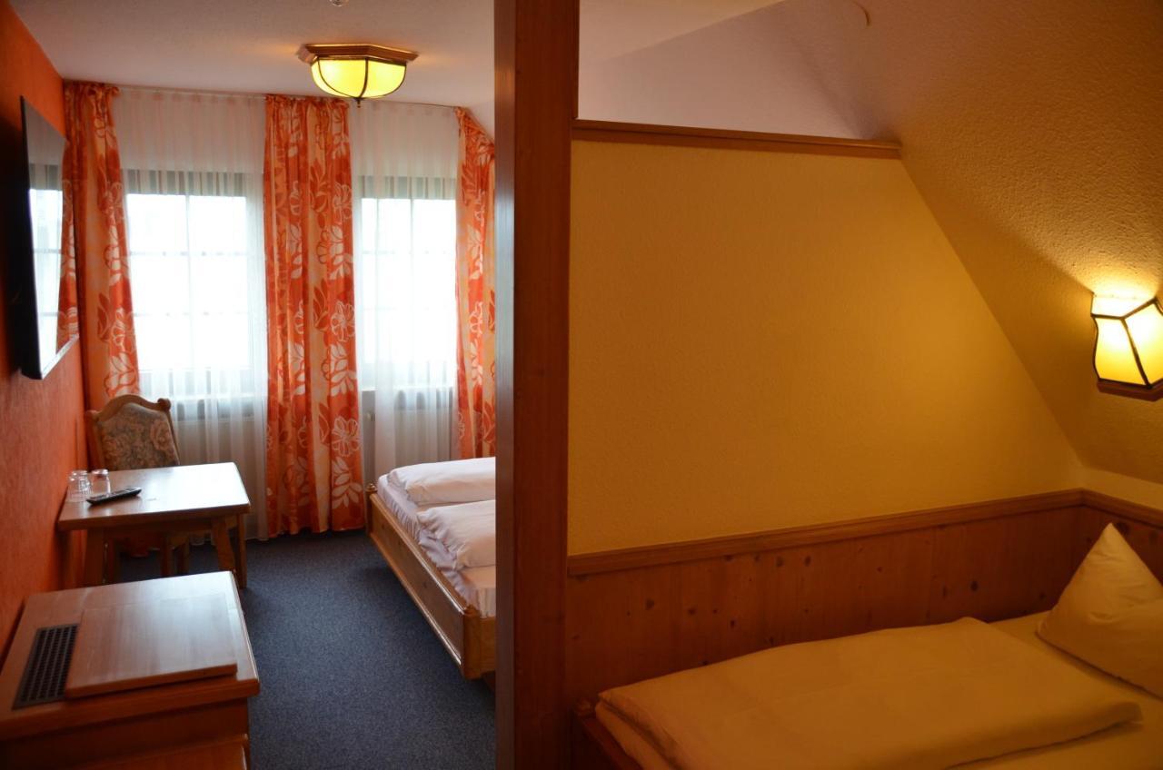 Hotel Bergwirt Herrieden Eksteriør billede