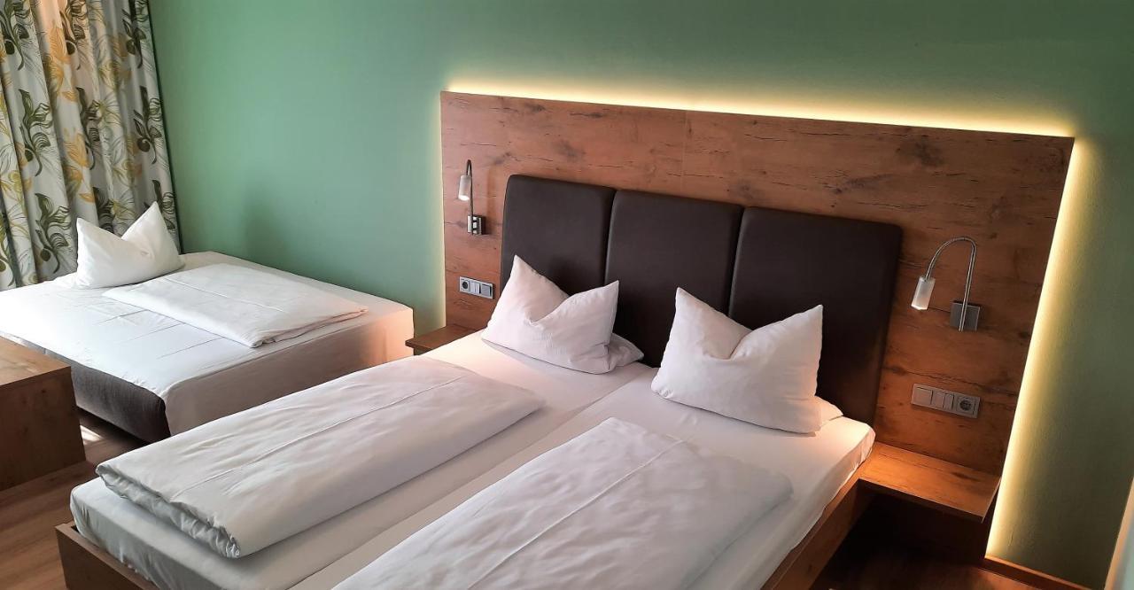 Hotel Bergwirt Herrieden Eksteriør billede