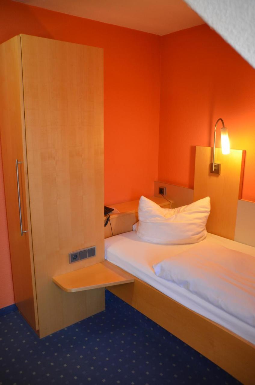 Hotel Bergwirt Herrieden Eksteriør billede