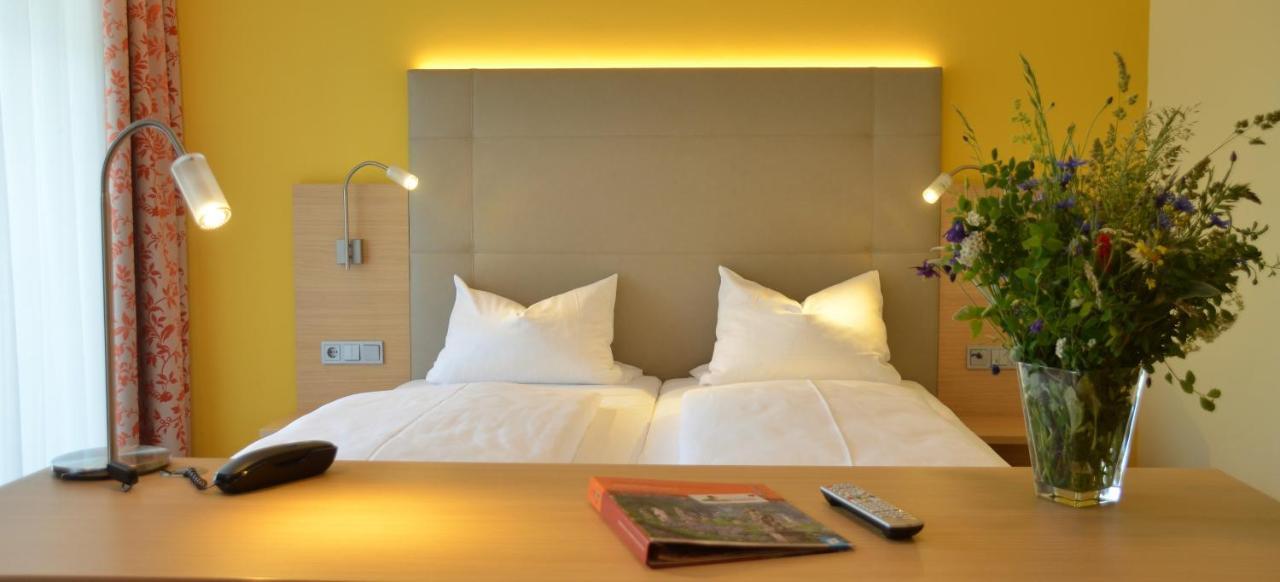 Hotel Bergwirt Herrieden Eksteriør billede