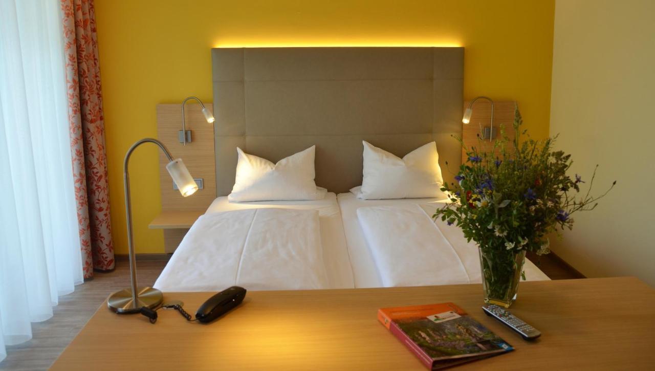 Hotel Bergwirt Herrieden Eksteriør billede